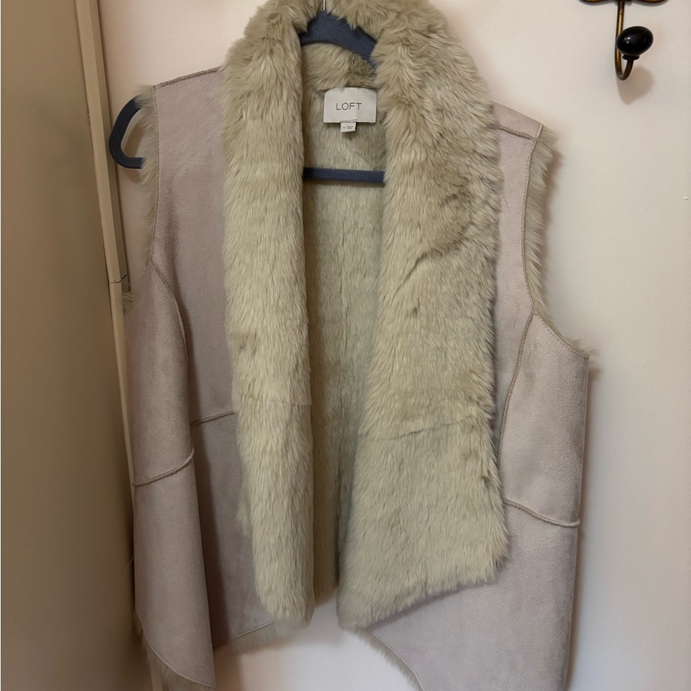 LOFT Cream Vest with Plush Faux Fur Collar